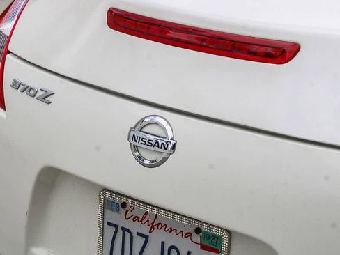 Used 2014 Nissan 370Z Touring image 11