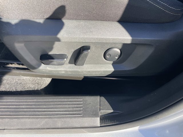 Used 2025 Nissan Rogue SV AWD/4WD image 24
