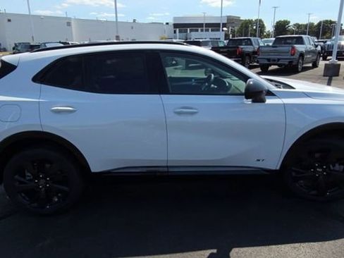 New 2025 Buick Envision Sport Touring image 9