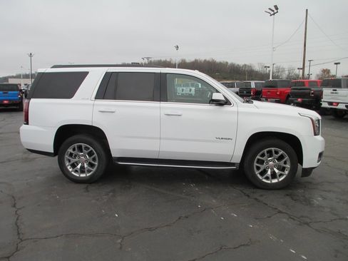 Used 2017 GMC Yukon SLE w/ SLE Value Package image 2