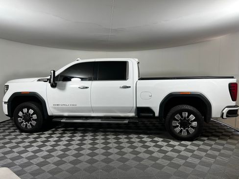 Used 2024 GMC Sierra 2500 Denali w/ Denali Reserve Package image 8