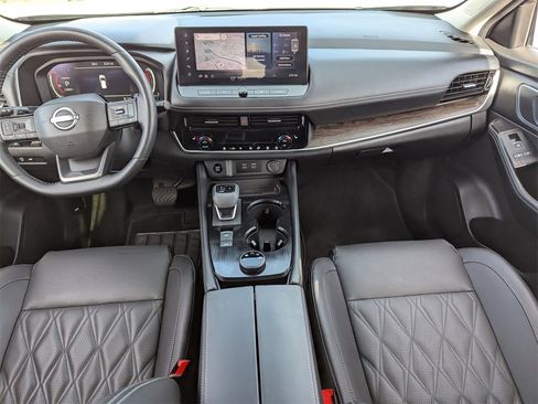 Used 2025 Nissan Rogue Platinum image 20