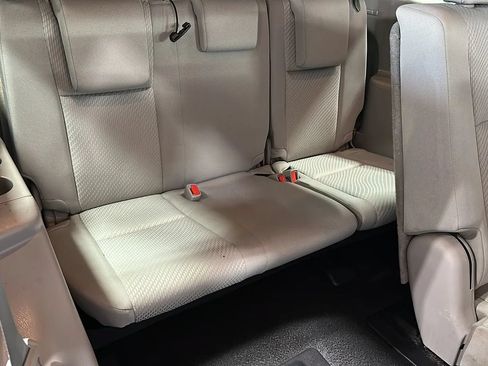 Used 2019 Toyota Highlander LE AWD/4WD image 18