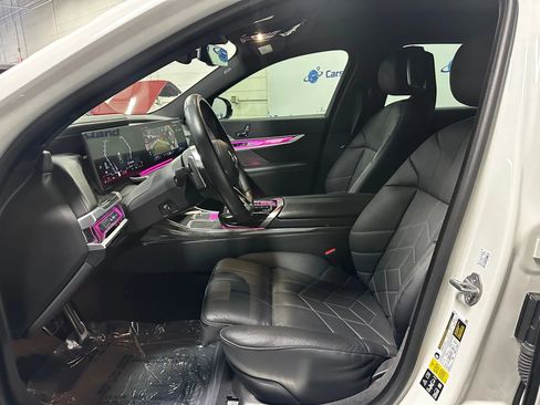 Used 2024 BMW 760i xDrive 760i xDrive Sedan 4D w/ Premium Package image 10