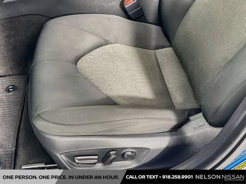 Used 2019 Toyota Camry LE FWD image 18