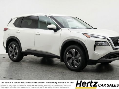 Used 2025 Nissan Rogue SV image 1