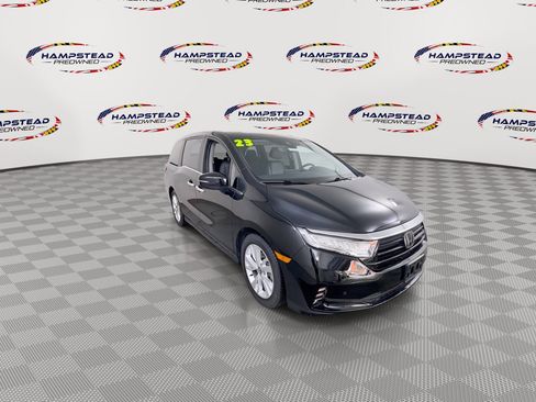Used 2023 Honda Odyssey Touring image 2