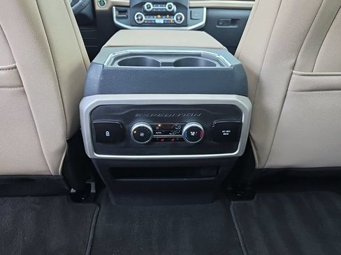 Used 2024 Ford Expedition Max Limited AWD/4WD image 31