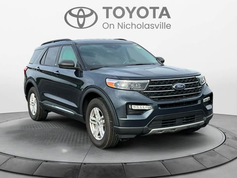 Used 2022 Ford Explorer XLT w/ Equipment Group 202A AWD/4WD image 7