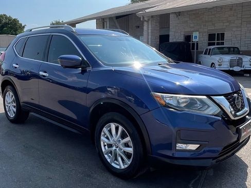 Used 2018 Nissan Rogue SV w/ Sun & Sound Touring Package AWD/4WD image 2