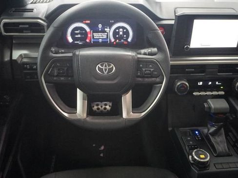 Used 2025 Toyota Tacoma Limited AWD/4WD image 11