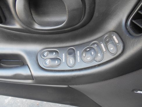 Used 2004 Chevrolet Corvette Convertible w/ Preferred Equipment Group image 5