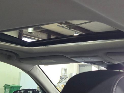 Used 2022 Acura TLX w/ Technology Package image 12