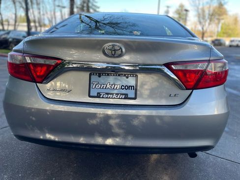 Used 2016 Toyota Camry LE image 6