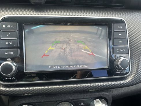 Used 2019 Nissan Kicks S image 11