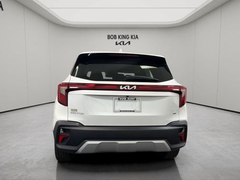 Used 2025 Kia Seltos LX AWD/4WD image 4