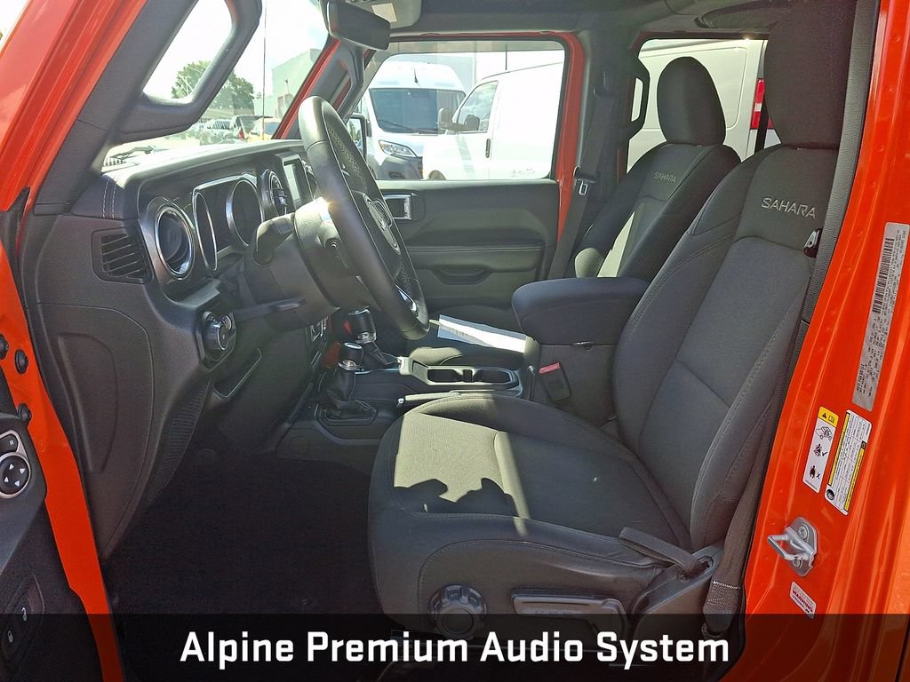 Used 2018 Jeep Wrangler Unlimited Sahara AWD/4WD image 16