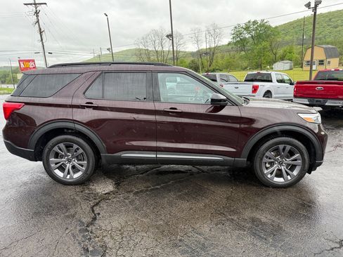 Used 2023 Ford Explorer XLT w/ Equipment Group 202A AWD/4WD image 2