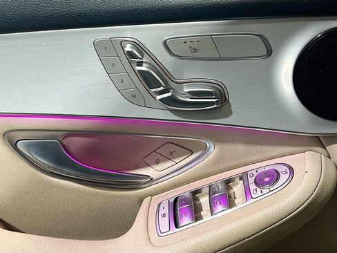 Used 2022 Mercedes-Benz GLC 300 w/ Premium Package Lite image 12