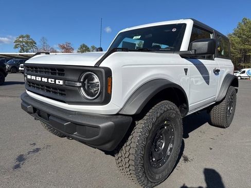 New 2025 Ford Bronco Base w/ Sasquatch Package image 1