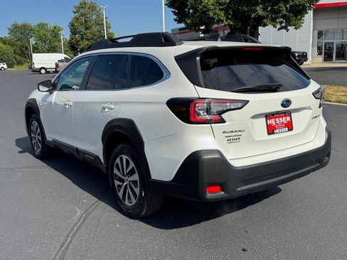 Used 2025 Subaru Outback Premium AWD/4WD image 3