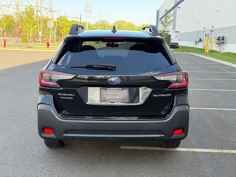 Used 2023 Subaru Outback Premium AWD/4WD image 7