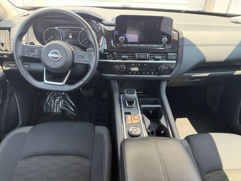 Used 2025 Nissan Pathfinder SV AWD/4WD image 9