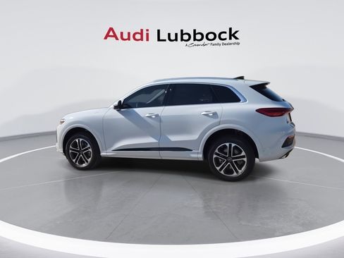 Certified 2025 Audi Q5 Premium w/ Convenience Package image 6