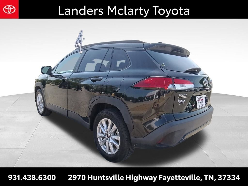 Used 2023 Toyota Corolla Cross LE FWD image 5