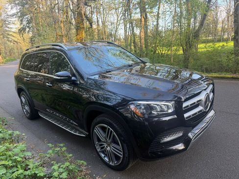 Used 2021 Mercedes-Benz GLS 450 4MATIC image 2