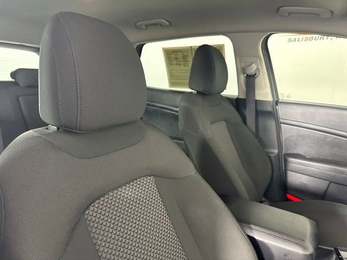 Used 2025 Kia Sportage LX image 36