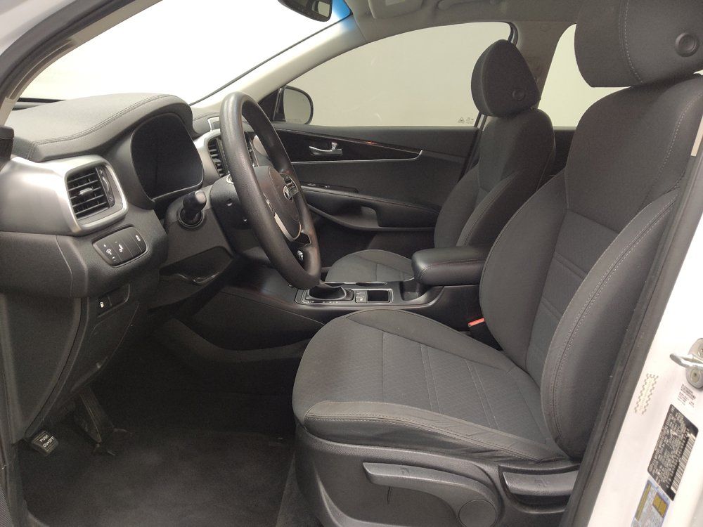 Used 2020 Kia Sorento LX FWD image 17