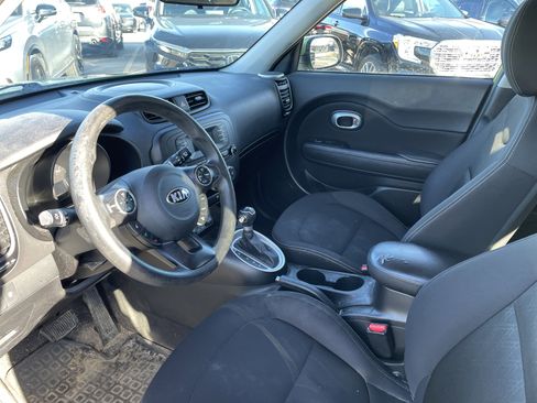Used 2016 Kia Soul Base image 13