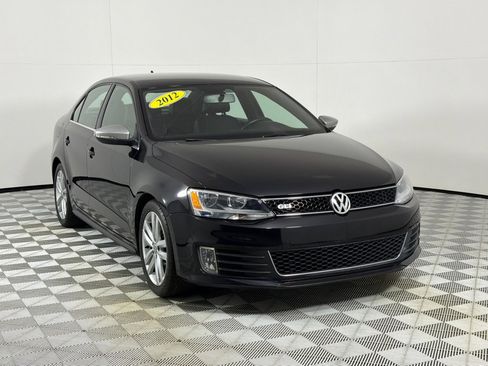 Used 2012 Volkswagen Jetta GLI FWD image 3