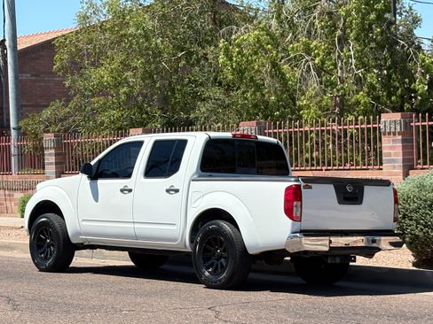 Used 2016 Nissan Frontier SV RWD image 4