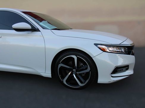 Used 2018 Honda Accord Sport image 17
