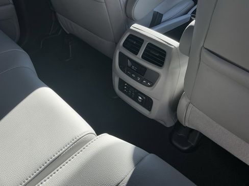 Used 2017 Honda Pilot Touring image 31