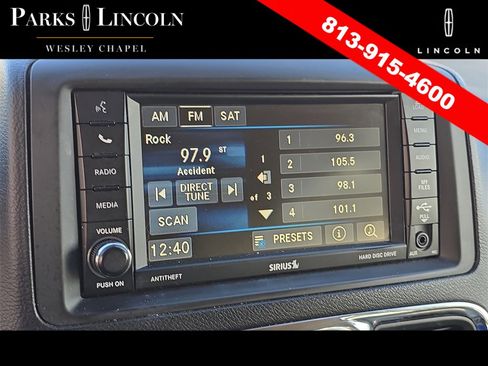 Used 2013 Chrysler Town & Country Touring image 22