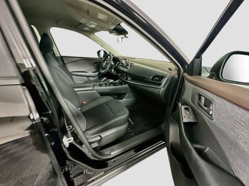 Used 2023 Nissan Rogue S FWD image 29