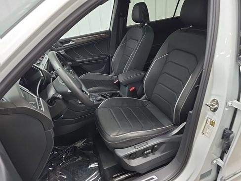 Used 2023 Volkswagen Tiguan SEL R-Line AWD/4WD image 30