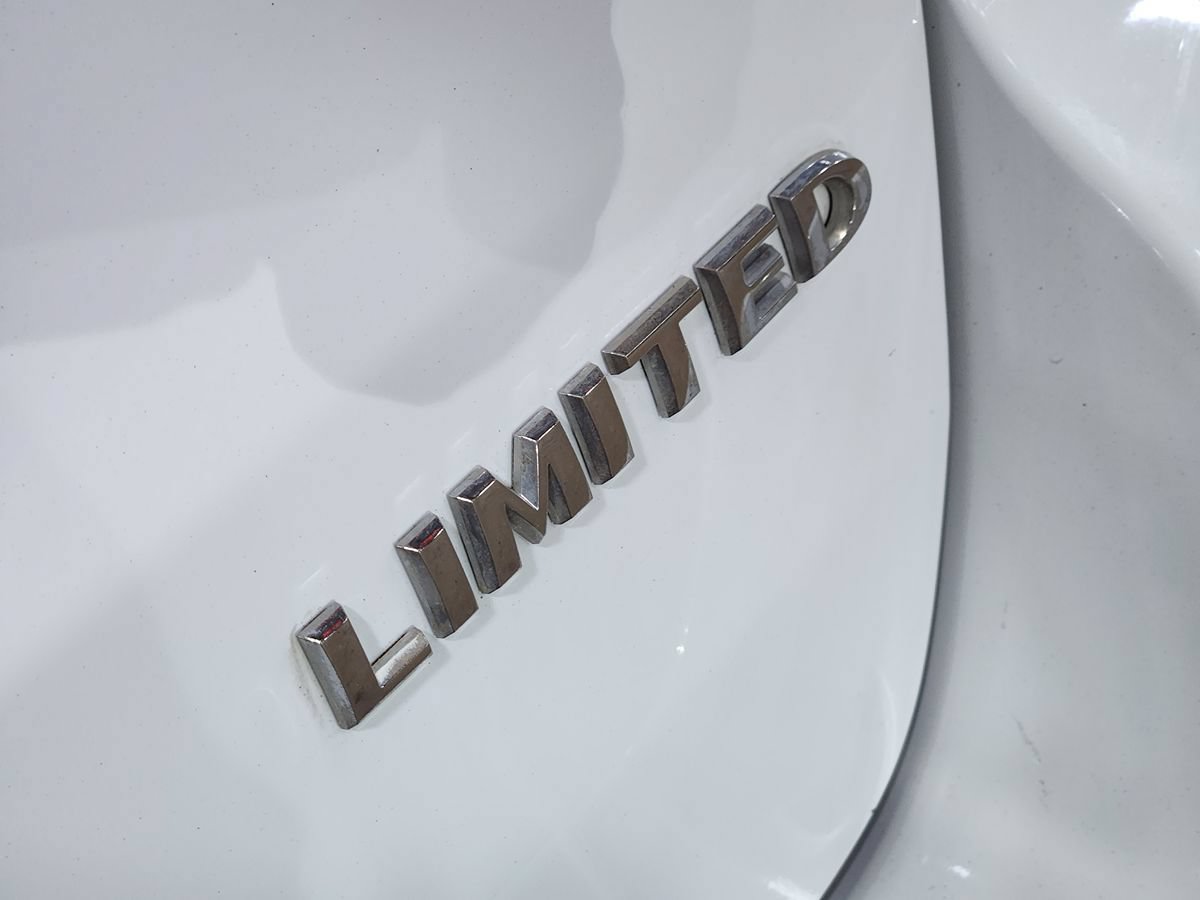 Used 2019 Jeep Grand Cherokee Limited RWD image 26