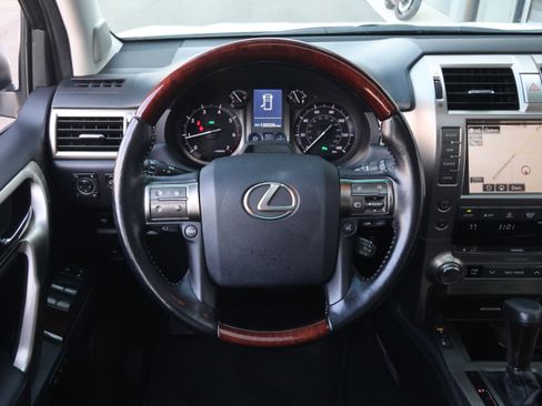 Used 2017 Lexus GX 460 Luxury image 18