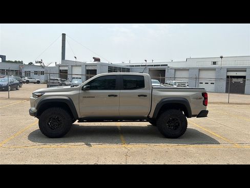 Used 2026 Chevrolet Colorado ZR2 w/ ZR2 Bison Edition AWD/4WD image 3