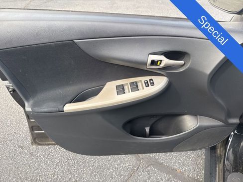 Used 2012 Toyota Corolla S image 8