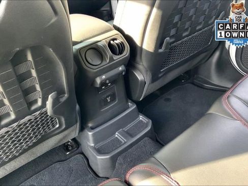 Used 2021 Jeep Wrangler Unlimited Rubicon w/ Xtreme Recon 35" Tire Package image 32