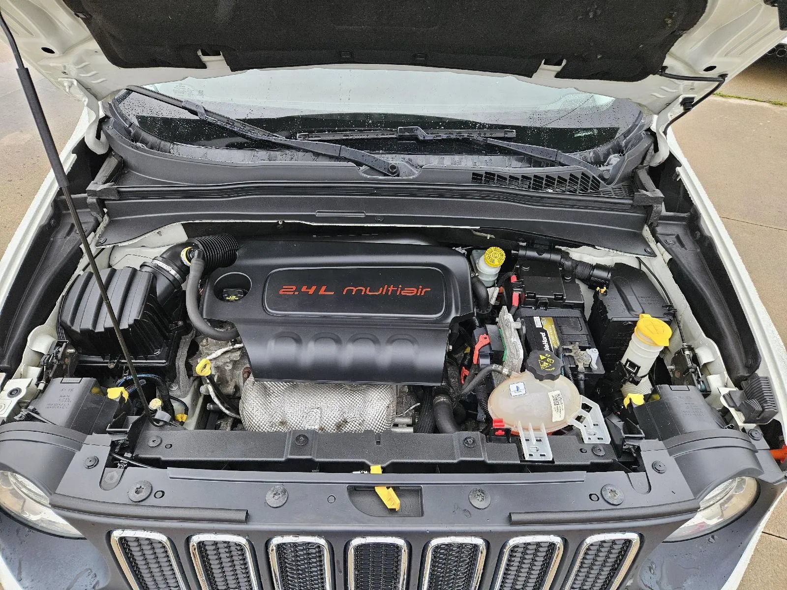 Used 2015 Jeep Renegade Latitude AWD/4WD image 10