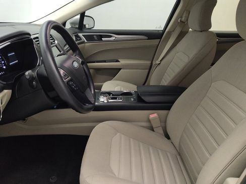 Used 2019 Ford Fusion SE FWD image 17