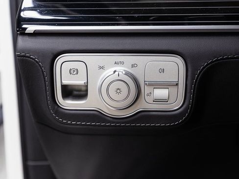 Used 2024 Mercedes-Benz Maybach GLS 600 4MATIC image 10