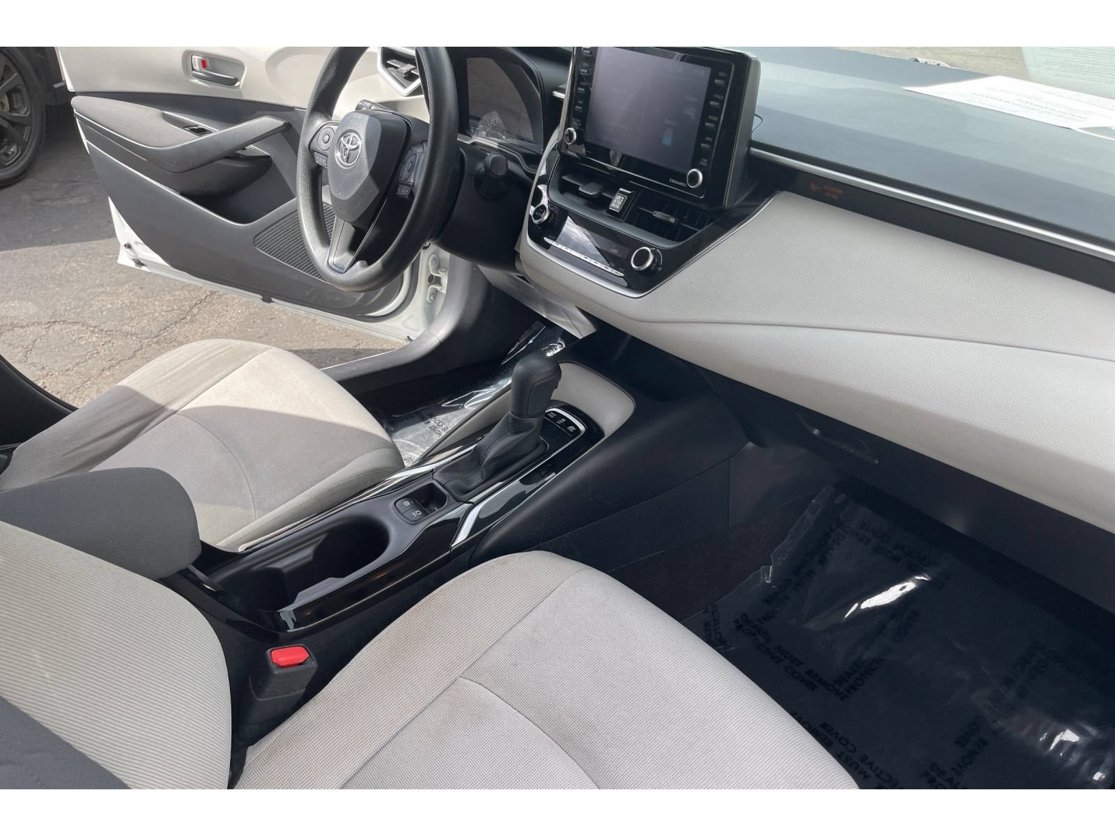 Used 2022 Toyota Corolla LE w/ Carpet Mat Package (TMS) FWD image 18