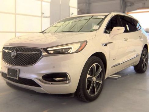 Used 2021 Buick Enclave Avenir w/ Avenir Technology Package FWD image 2